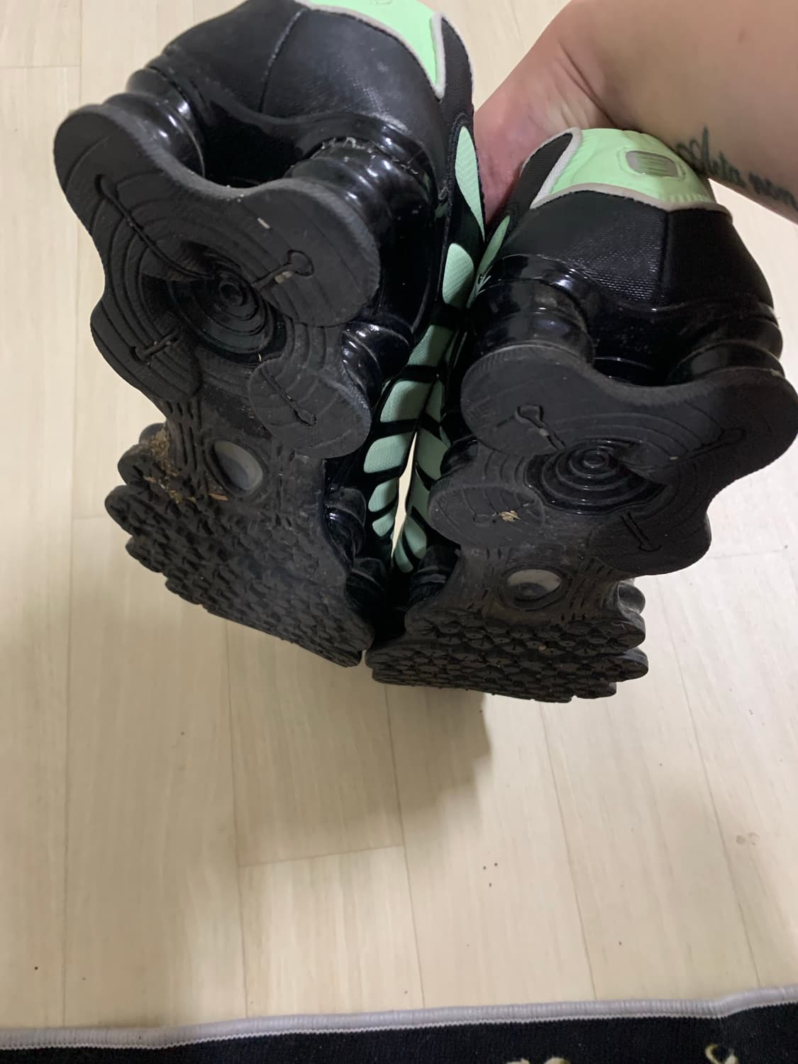 나이키샥스 TL 270사이즈 팝니다 상품이미지4