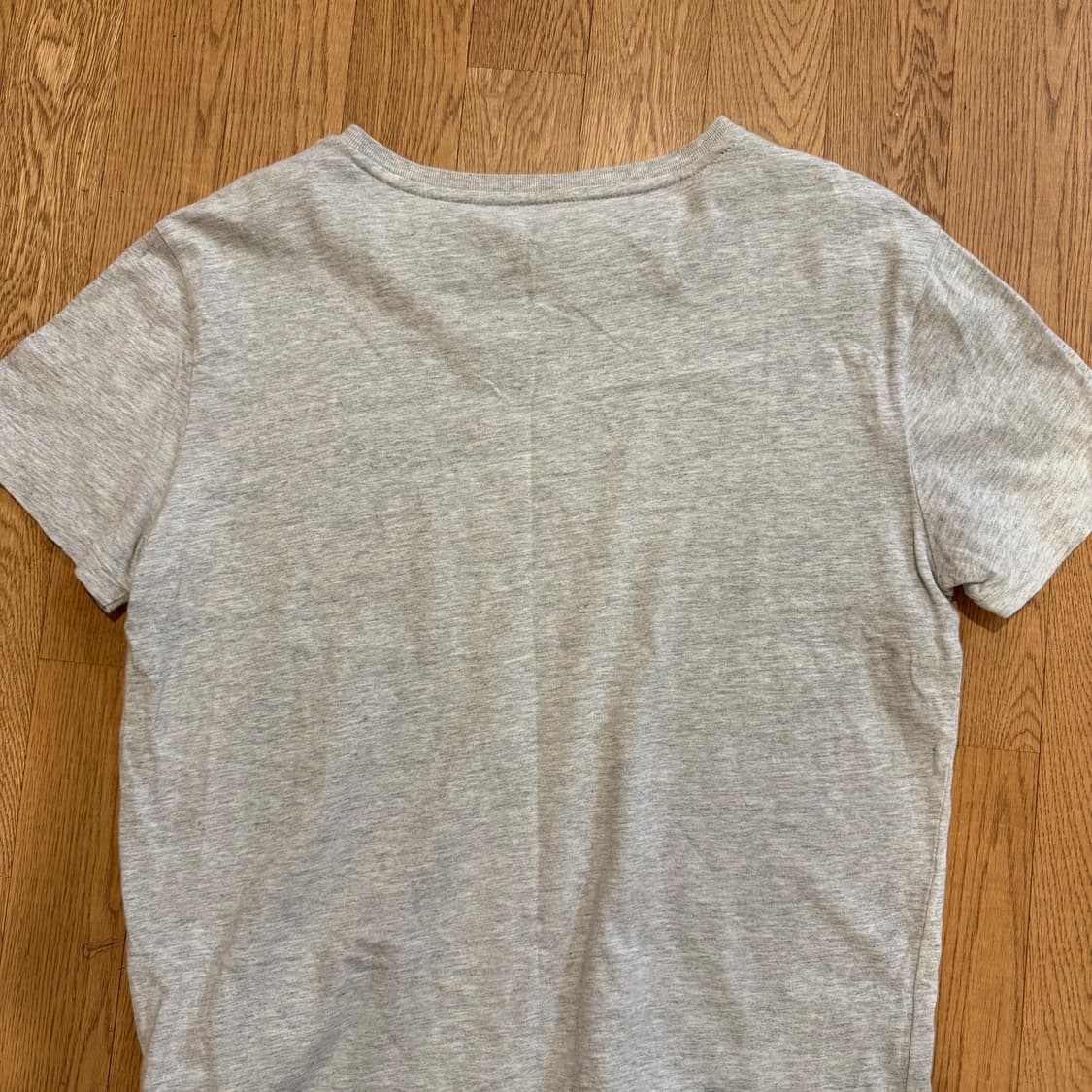 폴로 랄프로렌 그레이 컬러 브이넥 티셔츠 상품이미지5