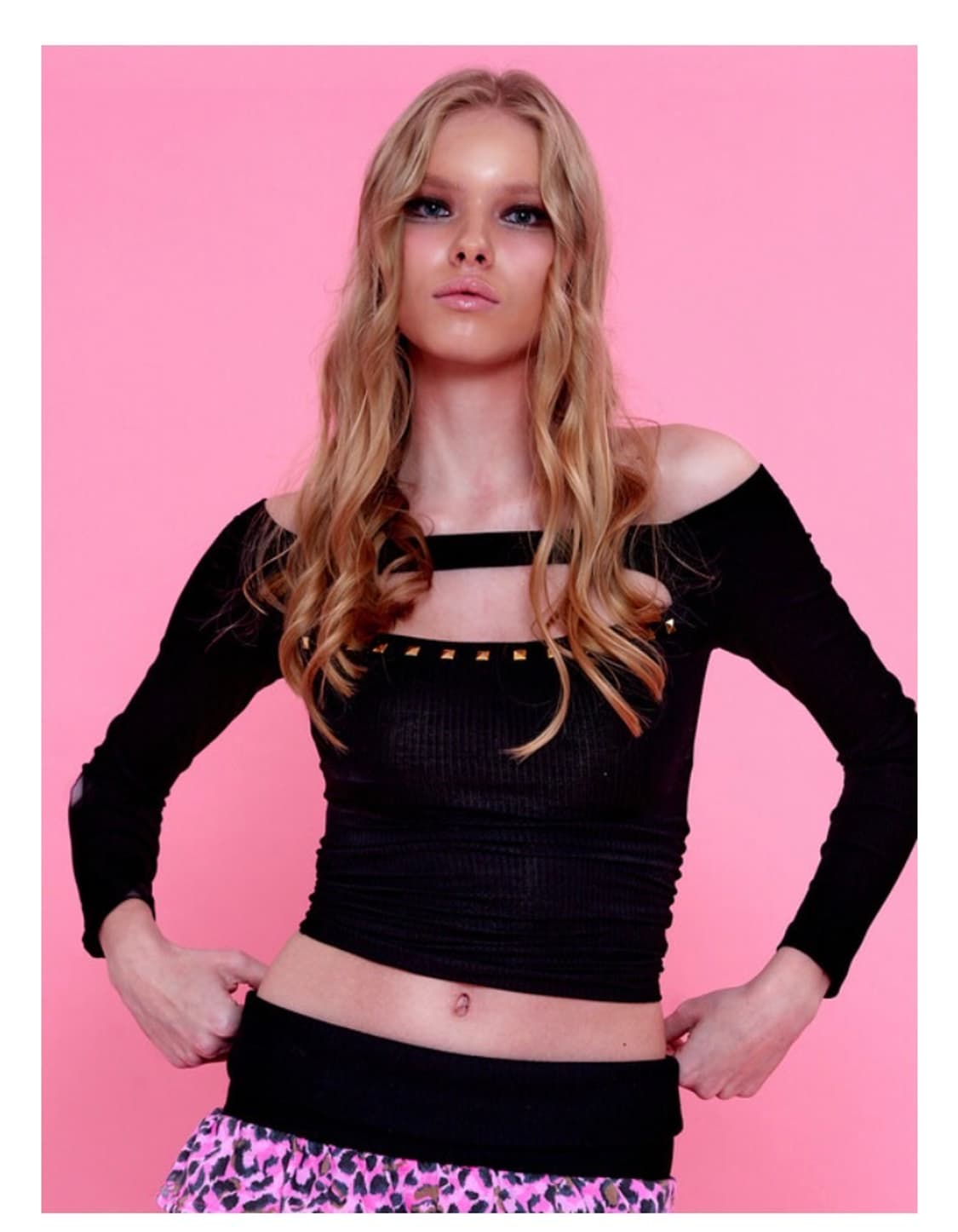 (오늘만) 베이비메탈클럽 베메클 골드 스터드 탑 블랙 상품이미지1