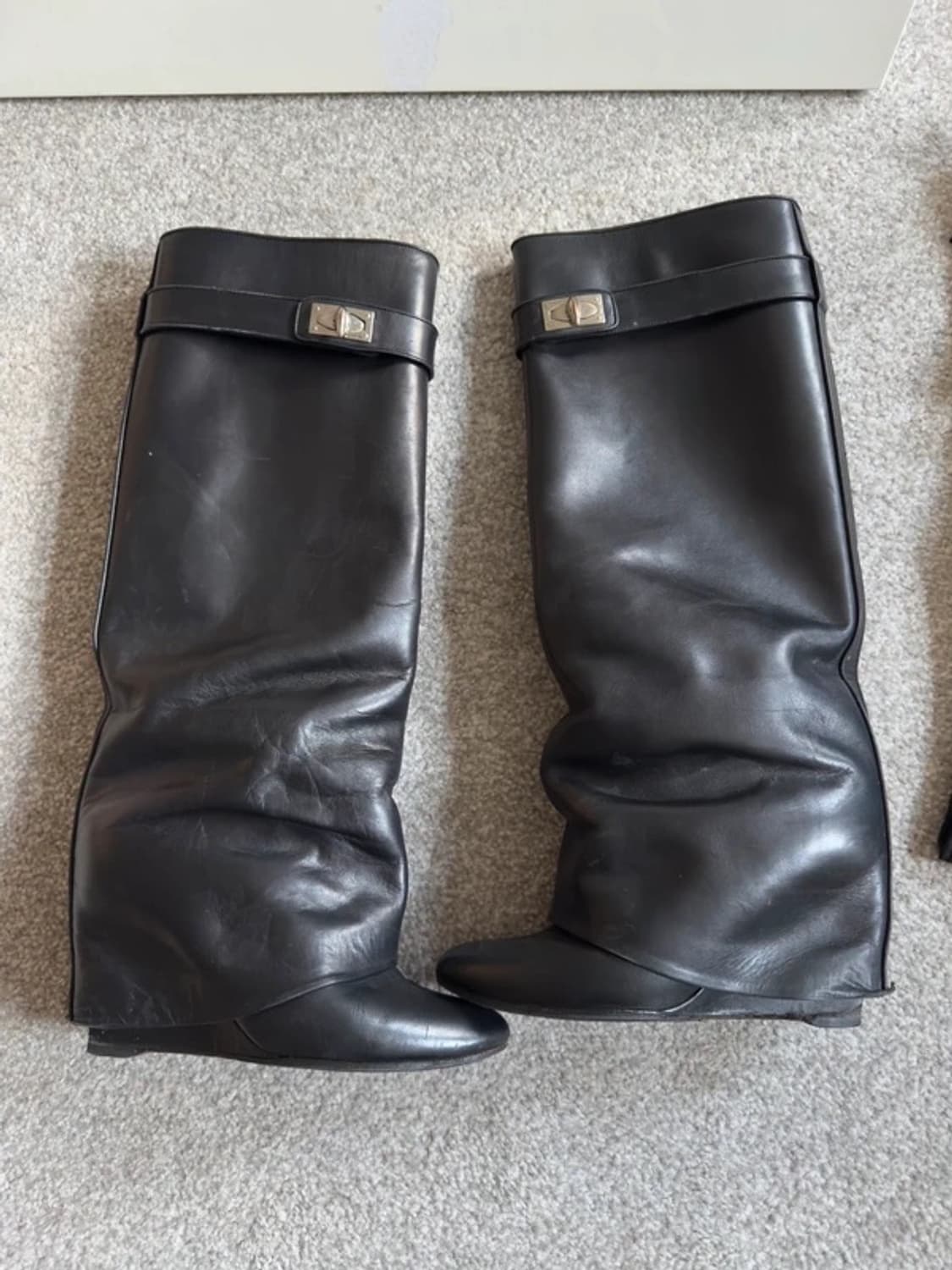 Givenchy vintage shark lock boots 상품이미지1
