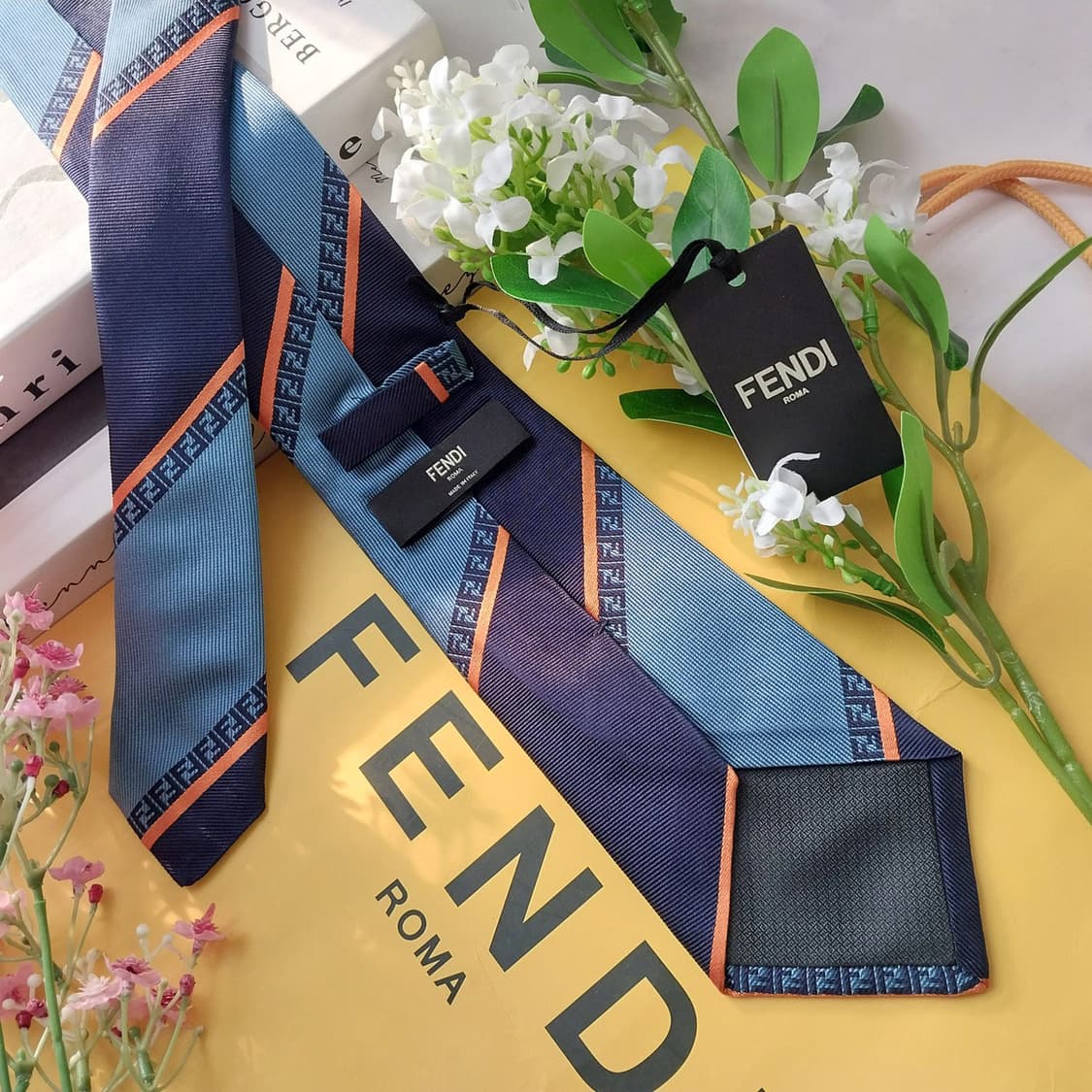 펜디 실크 블루 주카 자카드 레지멘탈 넥타이 8.5cm 새제품 K1701 상품이미지5