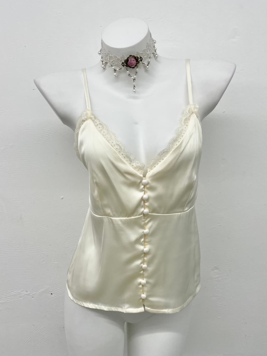 새틴 버튼 레이스 슬립 상품이미지1