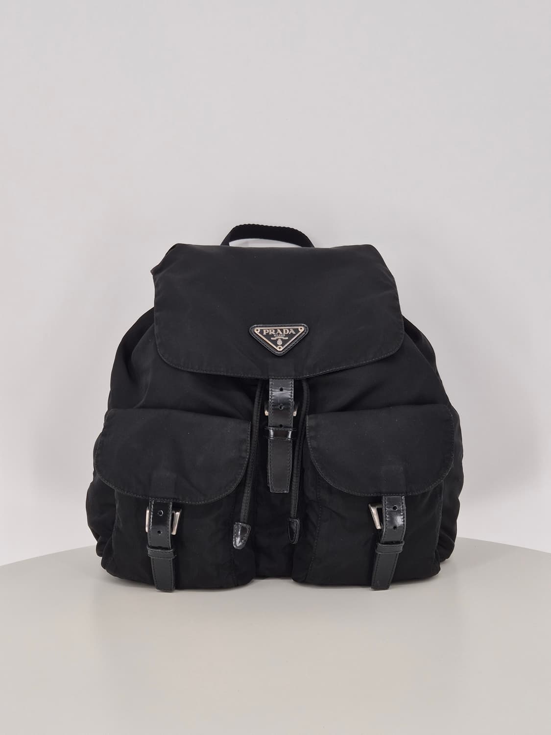 프라다 나일론 미디움 백팩 상품이미지1