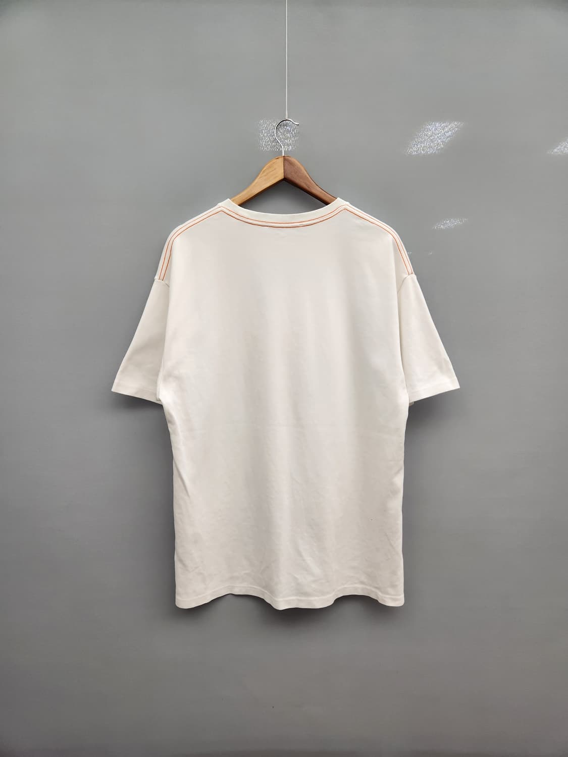 앤더슨벨 화이트 프린팅 티셔츠 상품이미지5