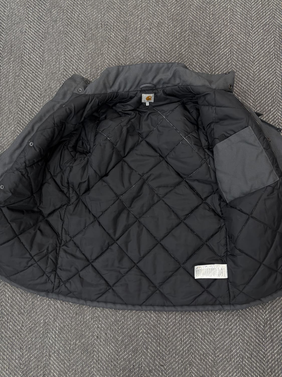 칼하트 트레디셔널 패딩 코트 상품이미지6