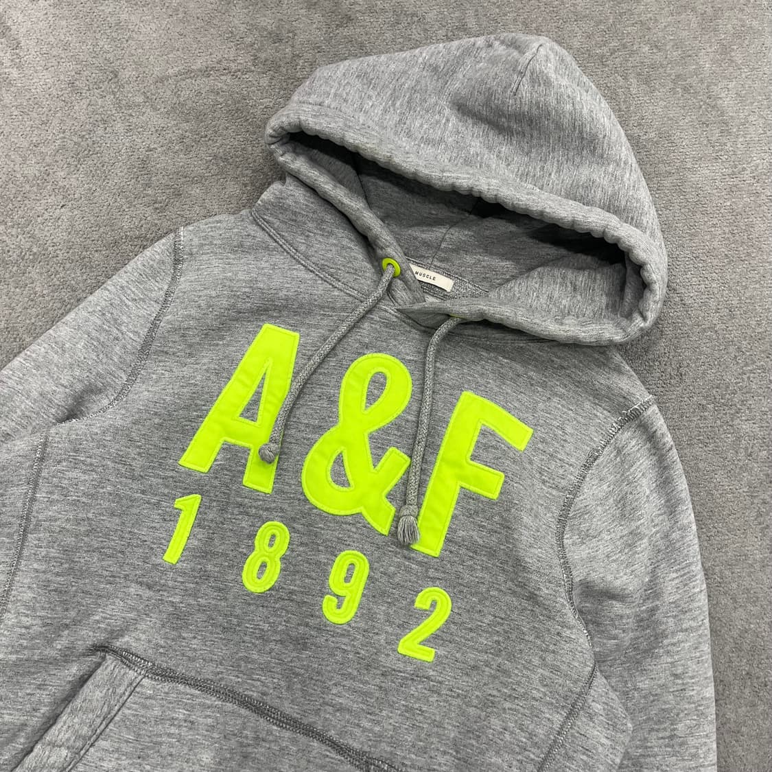 L 아베크롬비 A&F 그레이 후드티 상품이미지2