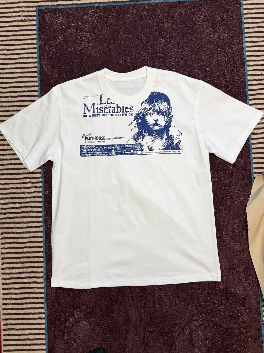 빈티지무드 레미제라블 프린팅 반팔티  상품이미지8