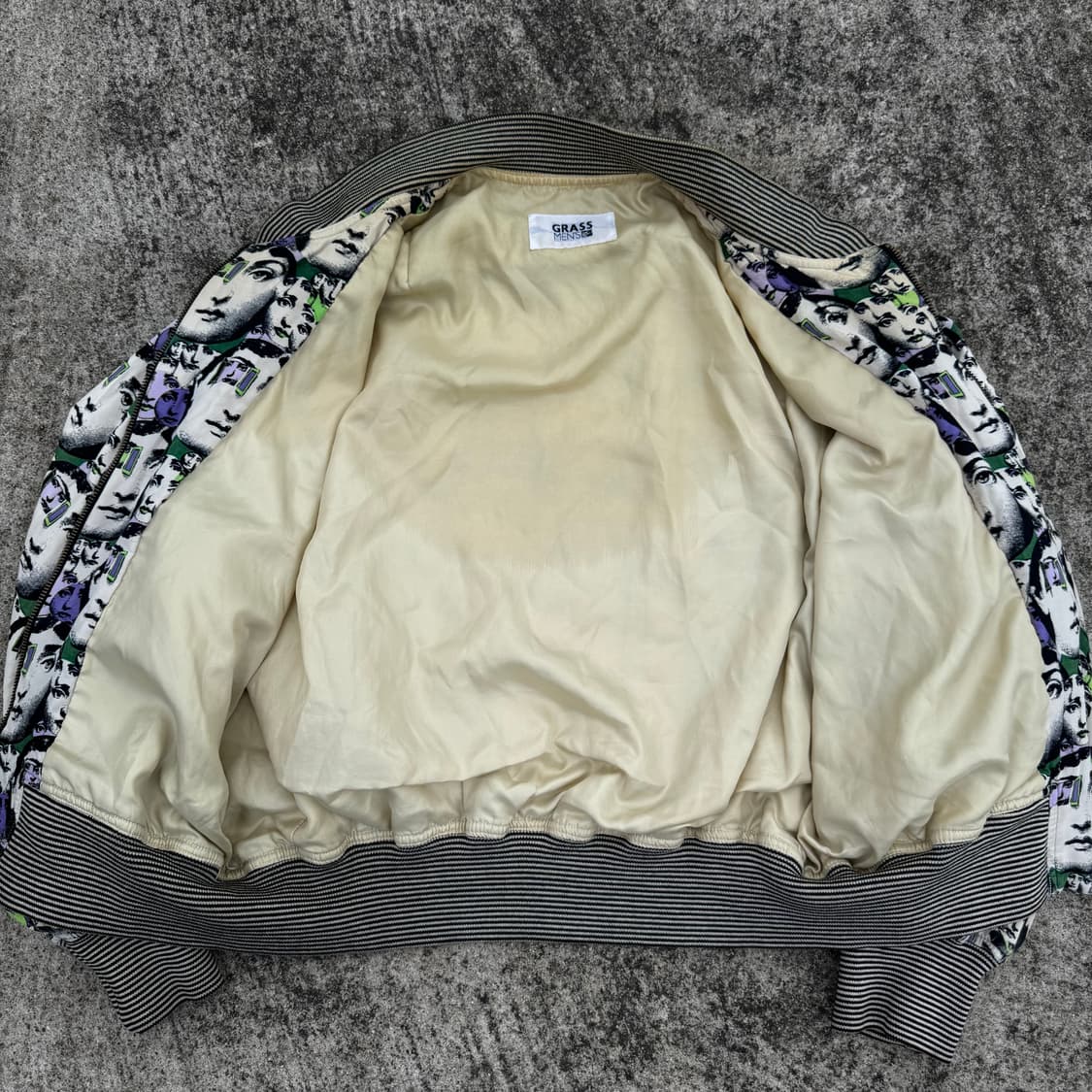 [L] 90s Grass Men's 아트 그래픽 봄버 자켓 상품이미지3