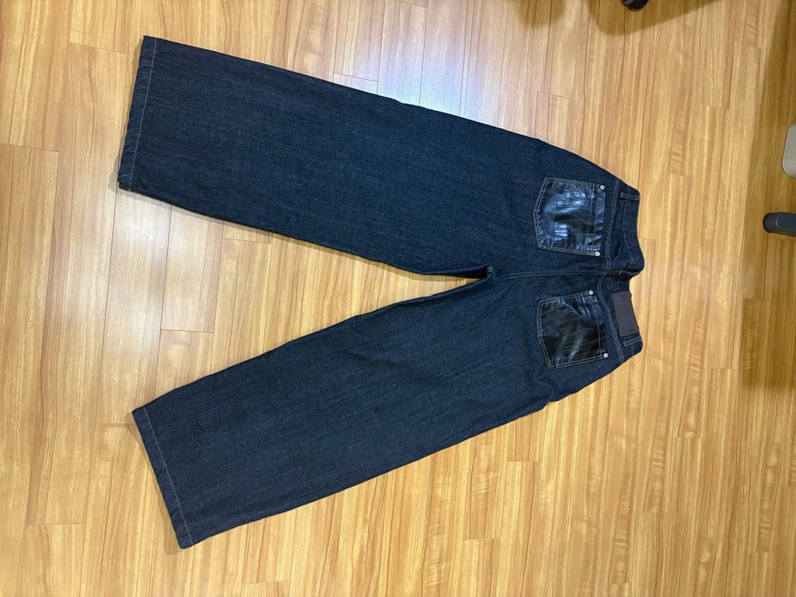 아캄 Leather Patch Denim Pants (Black)  상품이미지2