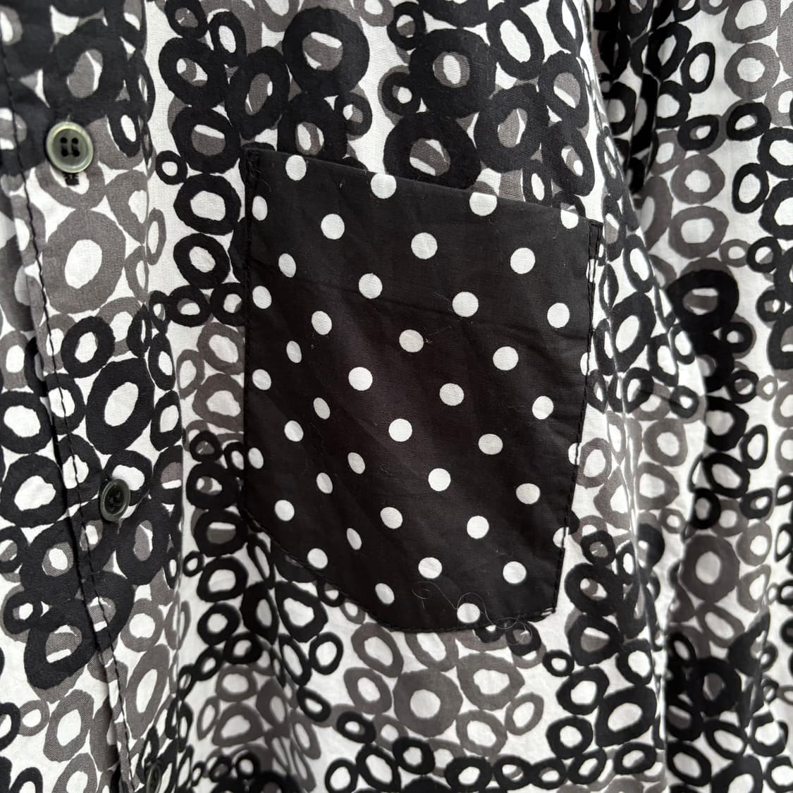 꼼데가르송 블랙 추상적 프린팅 긴팔셔츠 상품이미지3