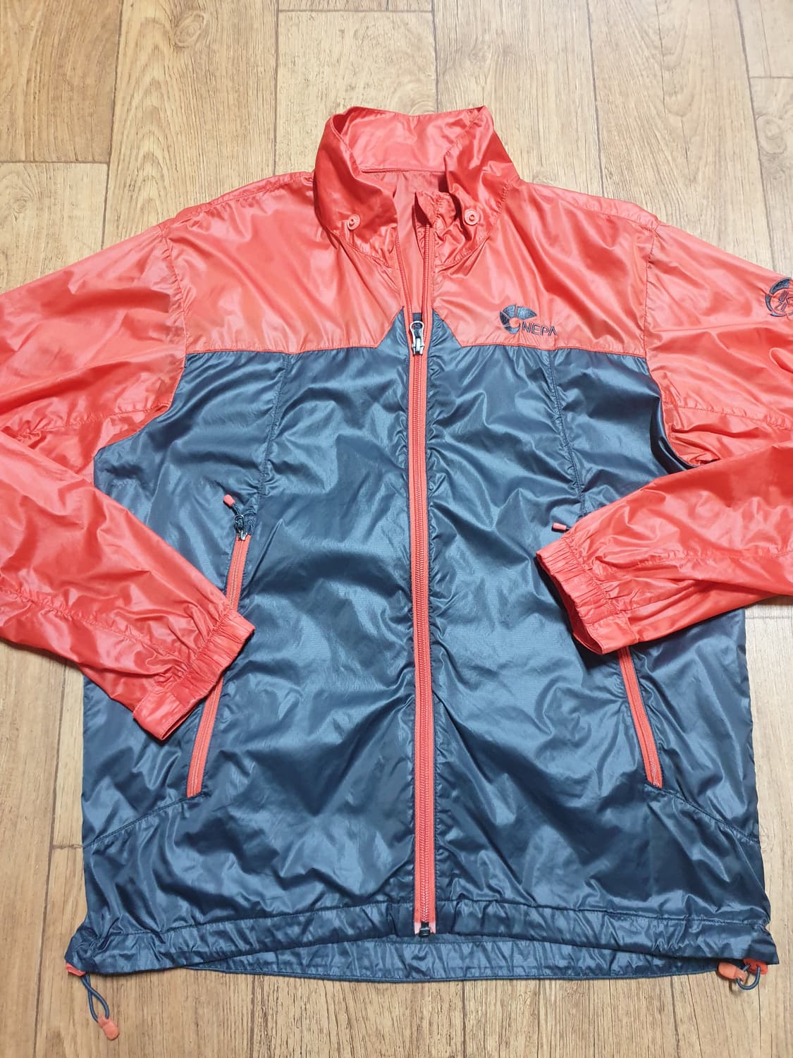 1155 네파 아웃도어 바람막이 95 사이즈입니다 상품이미지2
