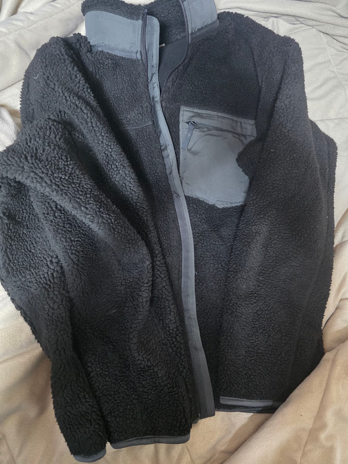 스파오 블랙 포켓 후리스 뽀글이 상품이미지1