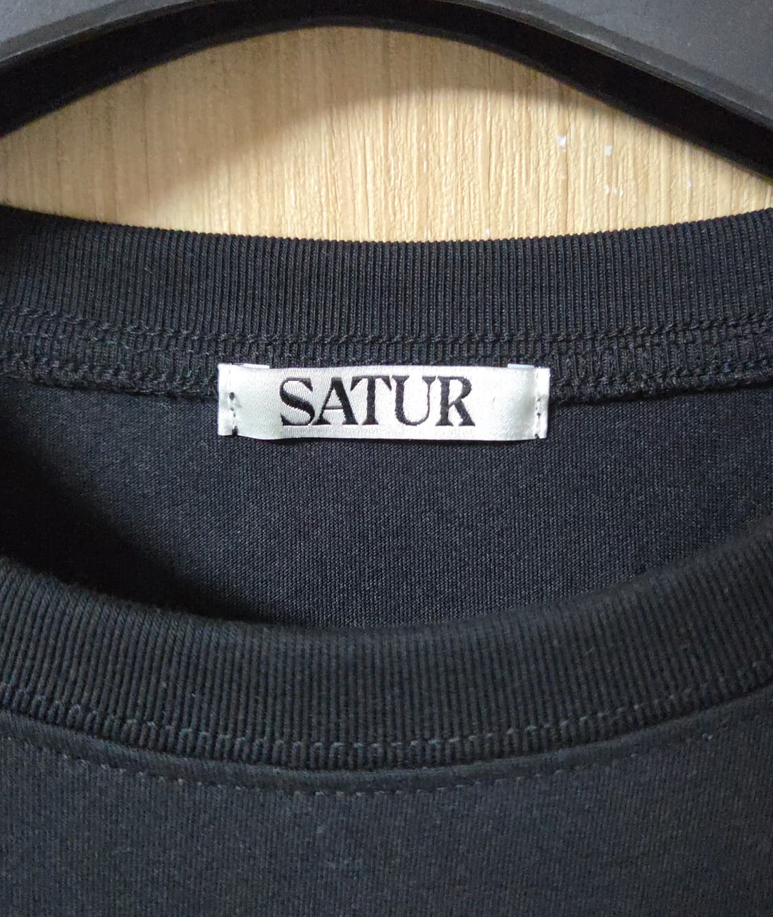 (착샷) 세터 satur 로고 반팔 티셔츠  상품이미지4