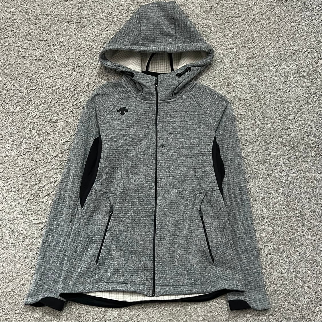 [우먼85] 데상트 후드집업 상품이미지2