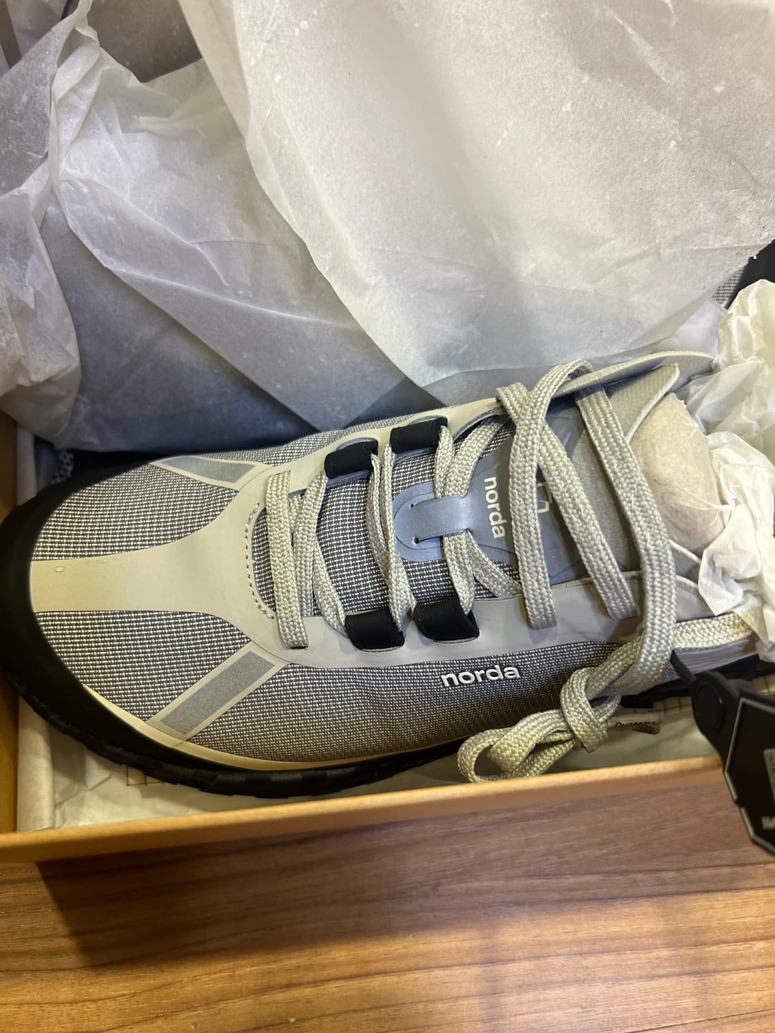 노다 Norda 001AM Pewter 트레일 러닝화입니다 새상품  상품이미지1