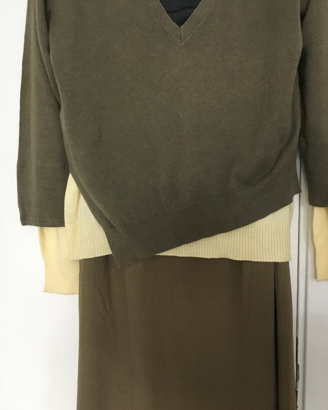 VTG Unbalance Khaki Knit Sweater 상품이미지2