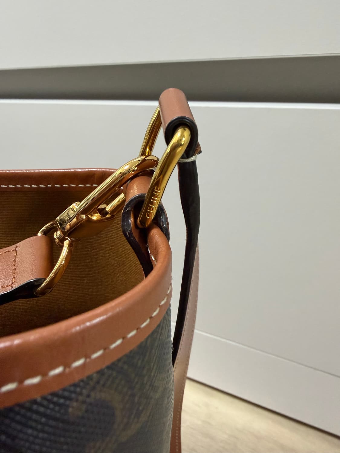 셀린느 버킷백 미디움 상품이미지7