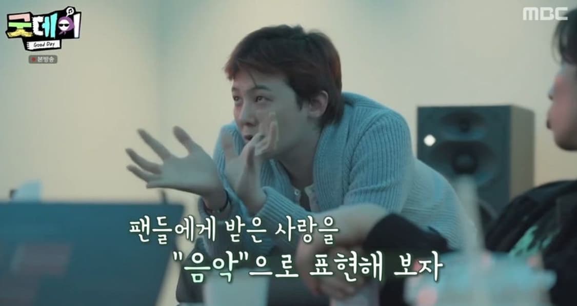 톰포드 맥퀸 가디건 판매 합니다. 상품이미지3