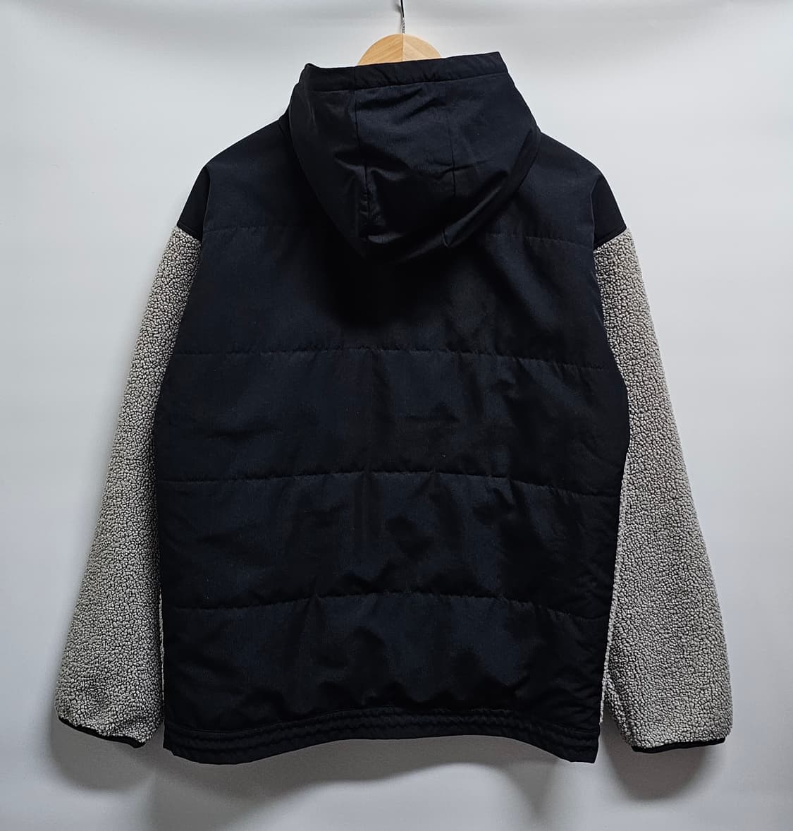 언더아머 미션 인슐레이트 플리스자켓 M 새상품 상품이미지2