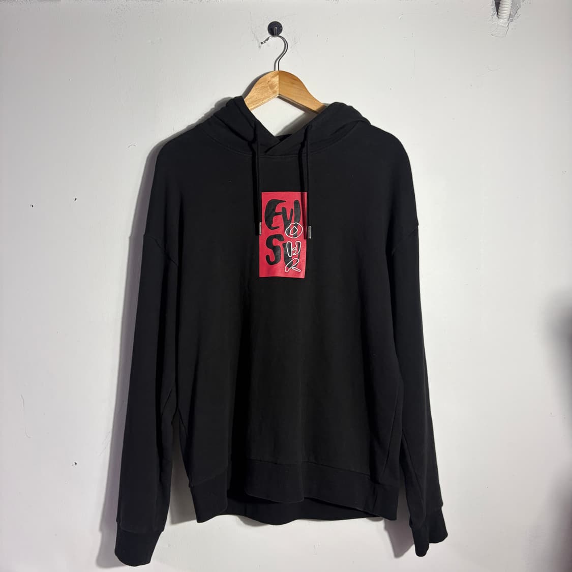 에비수 블랙 후드티 (무료배송) 상품이미지1