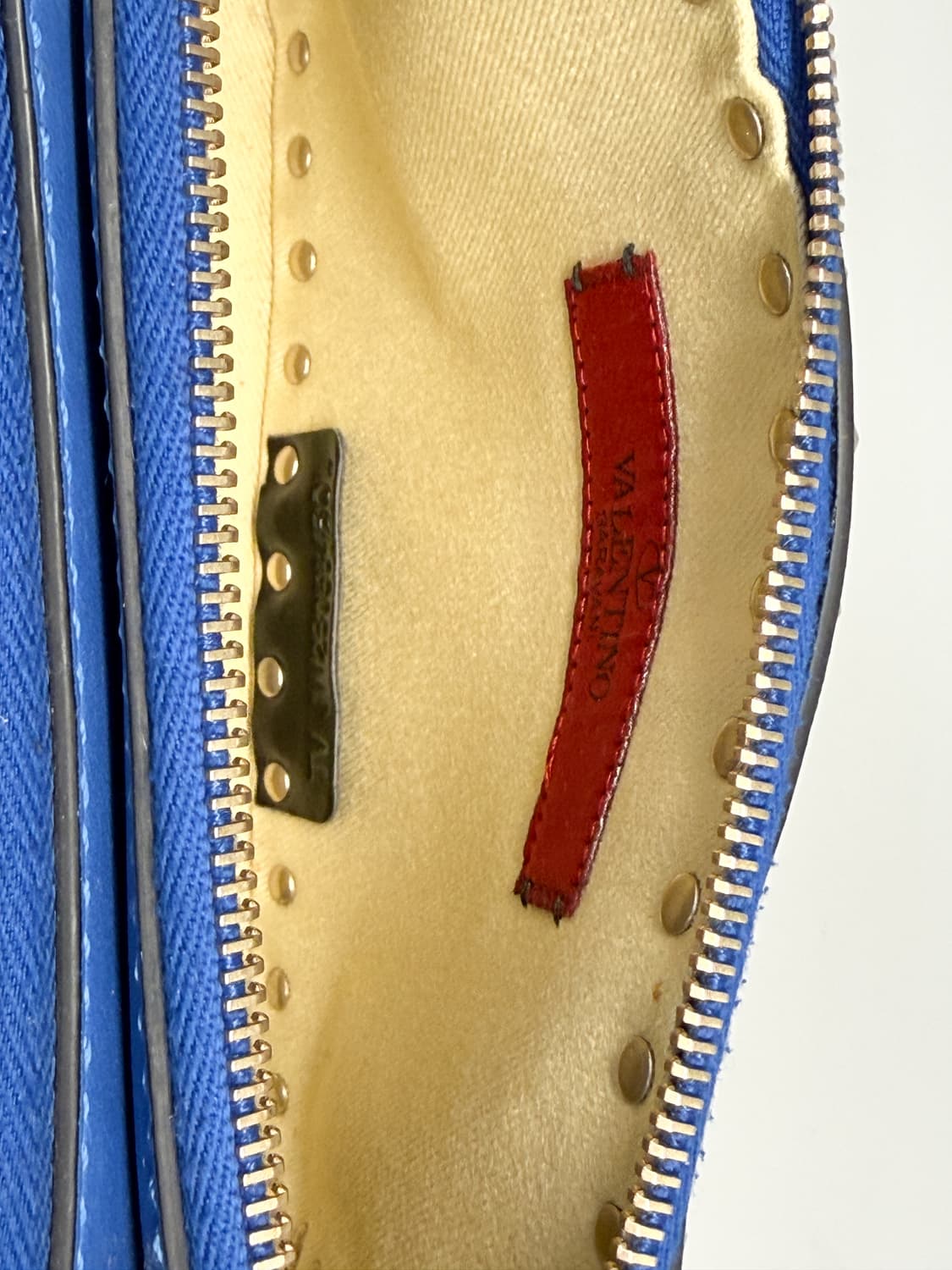 발렌티노 카프스킨 락스터드 더블 지프 크로스백 상품이미지10