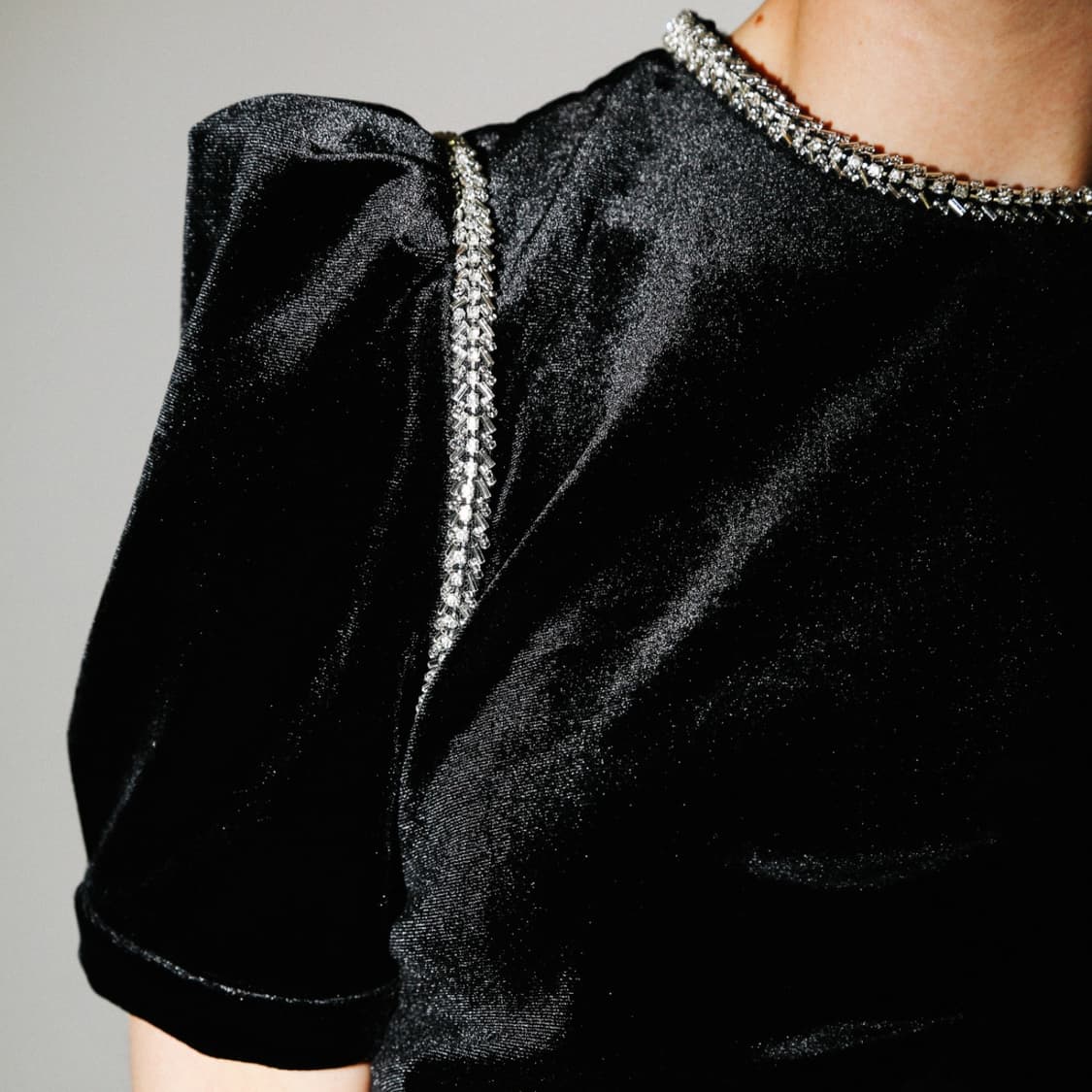 셀프포트레이트 벨벳 러플 원피스 상품이미지3