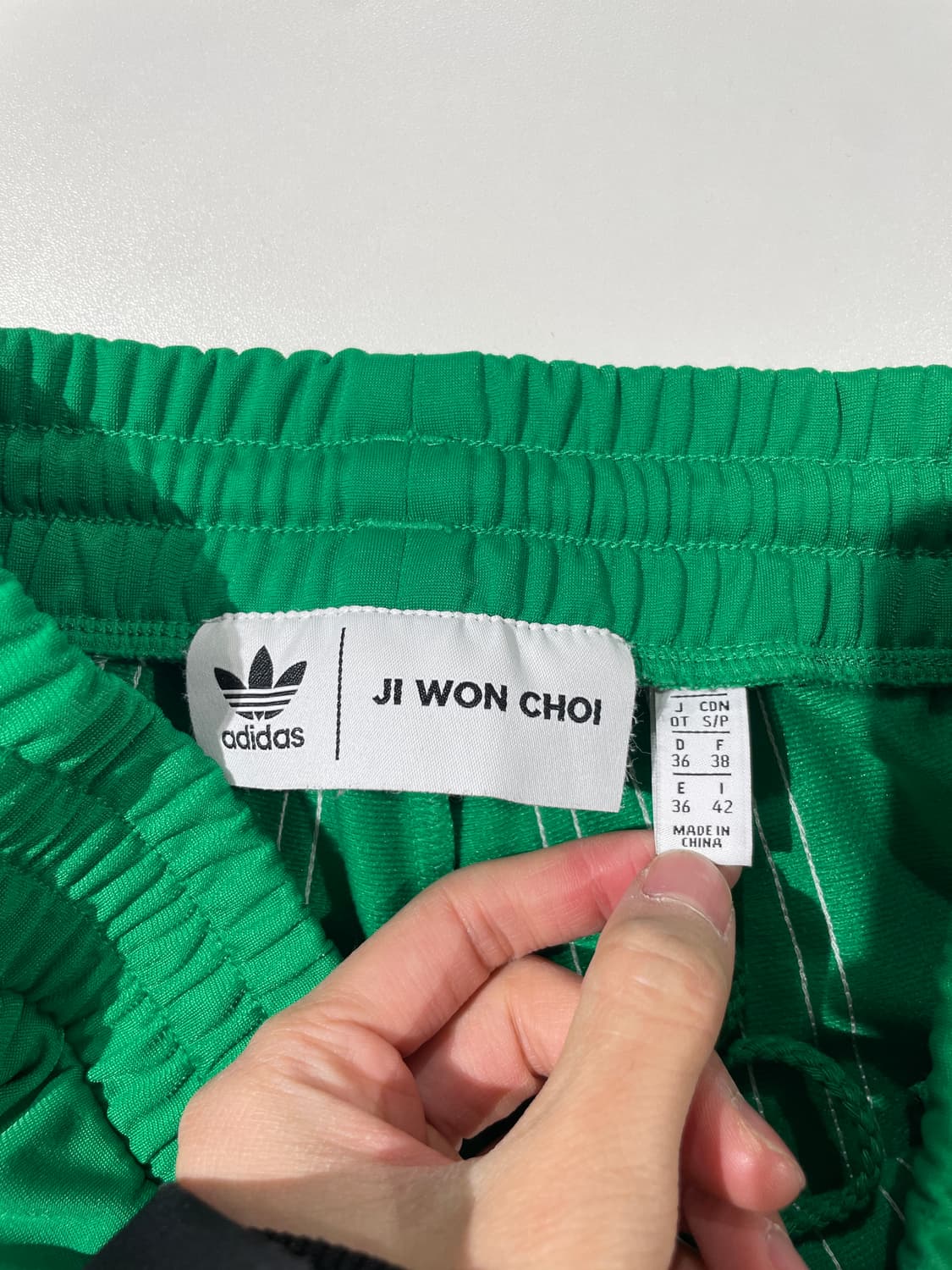 아디다스 x 최지원 그린 스트링 니 플레어 트랙 팬츠 상품이미지7