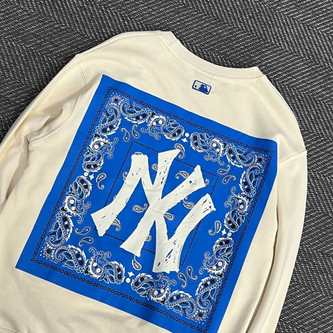 mlb 백프린팅 맨투맨 v1081 상품이미지4