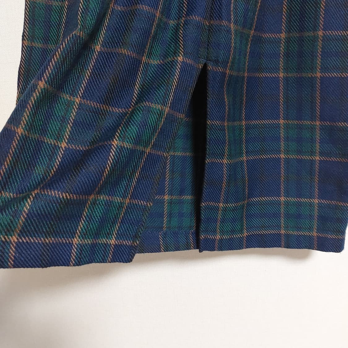 딥그린 타탄 체크 미디 스커트 상품이미지3