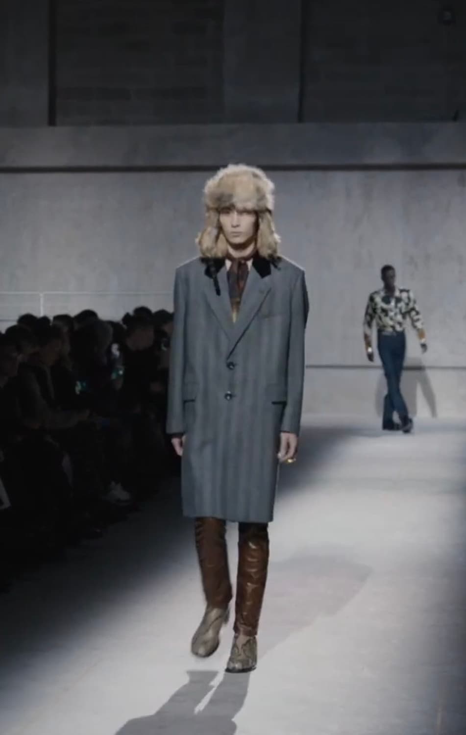 드리스 반 노튼 20fw 런웨이 코트  상품이미지1