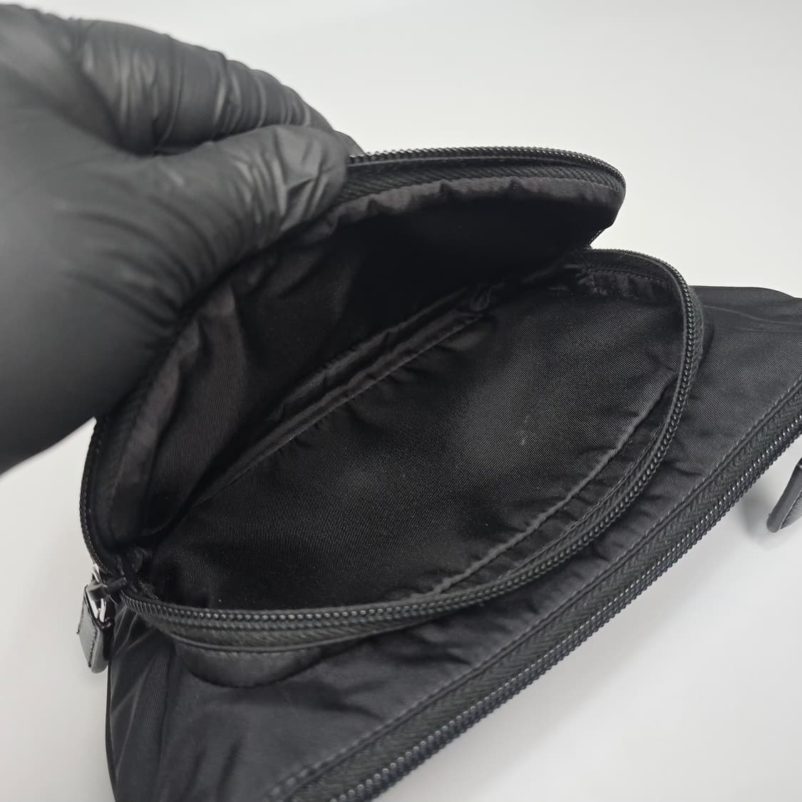 프라다 리나일론 사피아노 가죽 숄더백 상품이미지8