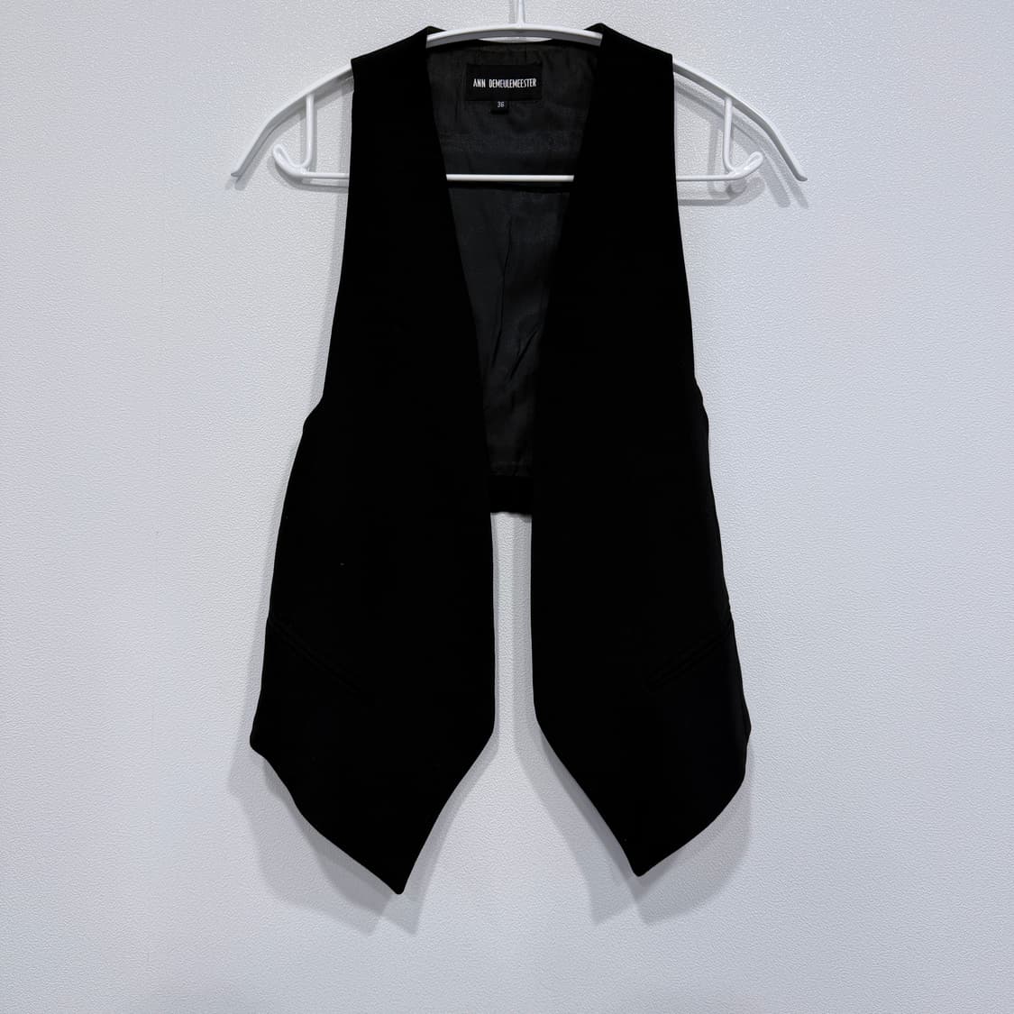 앤 드뮐미스터 해체주의 블랙 베스트 36 상품이미지6