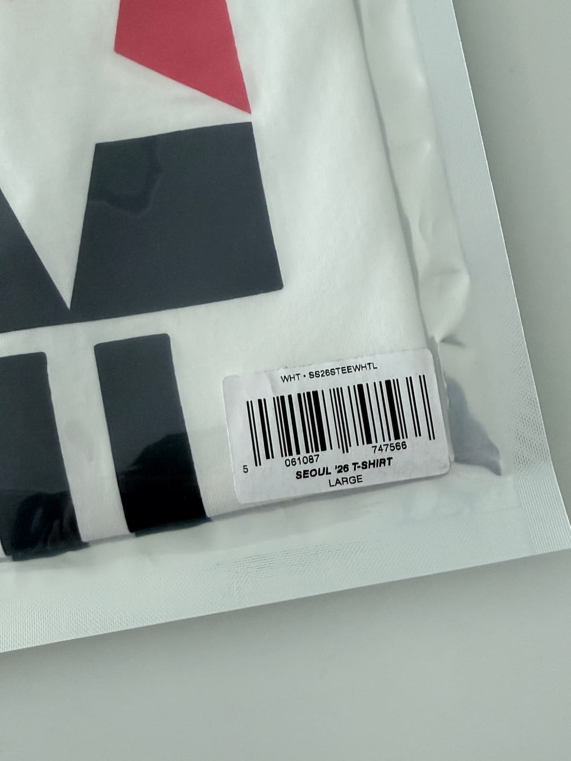 UVU 26 서울컬렉션 반팔(L) 새상품 상품이미지3