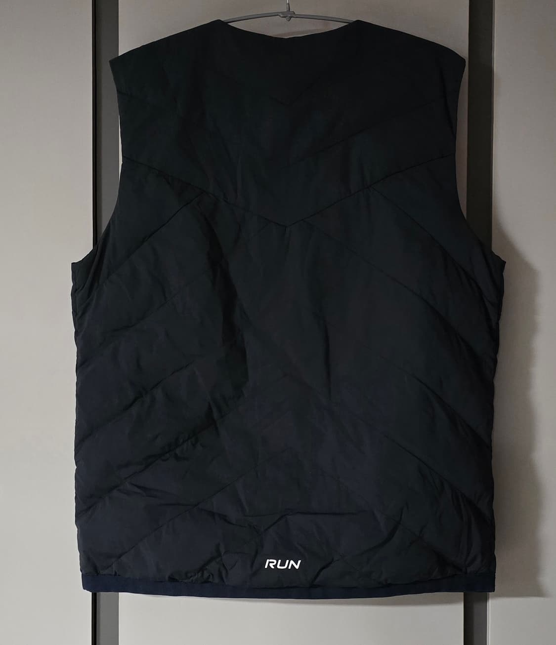 데상트  덕다운 경량조끼.  싸이즈 95 상품이미지2