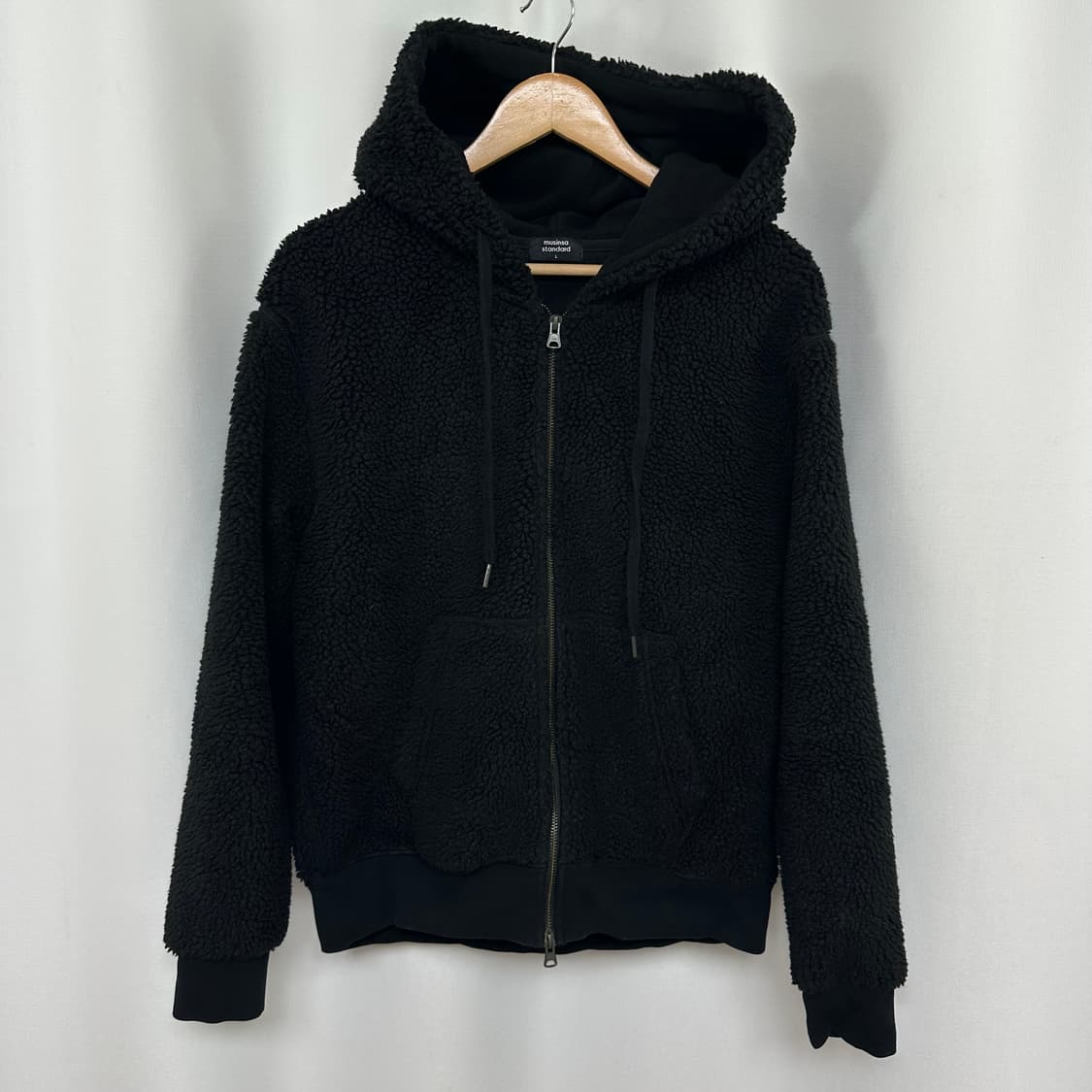 무신사스탠다드 남자  뽀글이 후드집업 검정 L  상품이미지1
