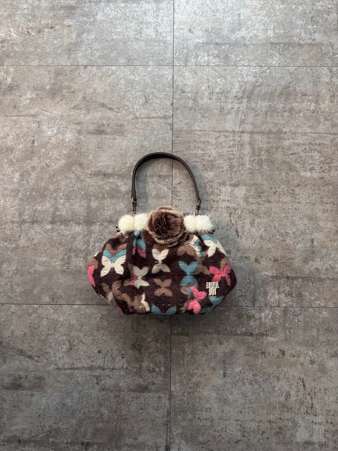 안나수이 버터플라이 패턴 폼폼 미니 숄더 백/파우치  상품이미지1