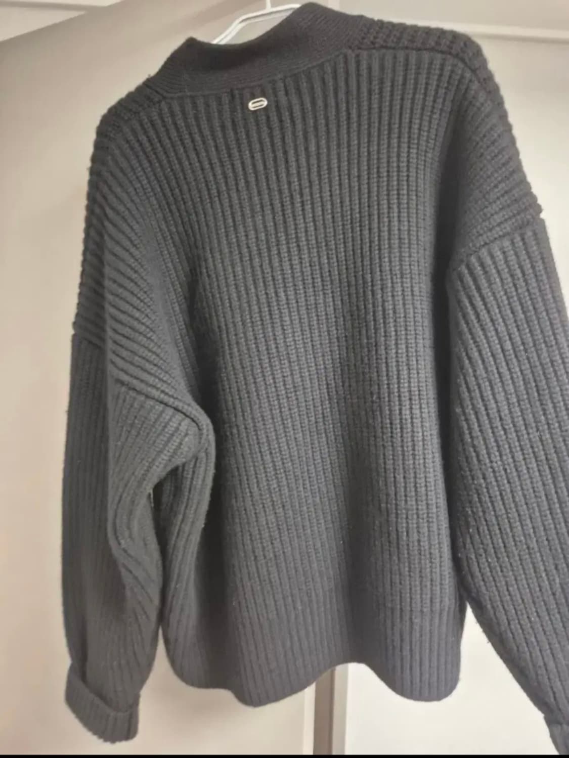 솔리드옴므 24FW 시즌 블랙 니트 가디건 상품이미지2