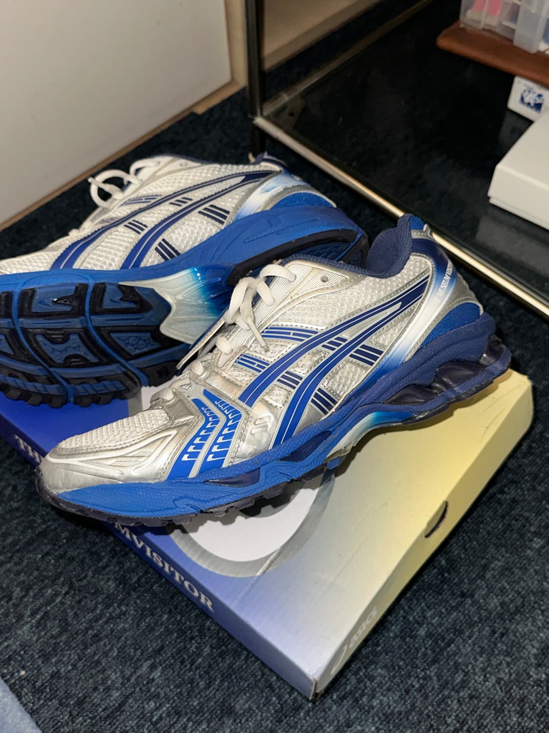 더뮤지엄비지터X아식스 젤 카야노 14 실버/블루 270 상품이미지1