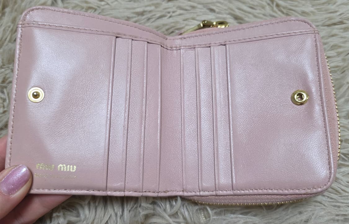 미우미우 마테라쎄 지퍼 반지갑 베이비핑크 상품이미지5