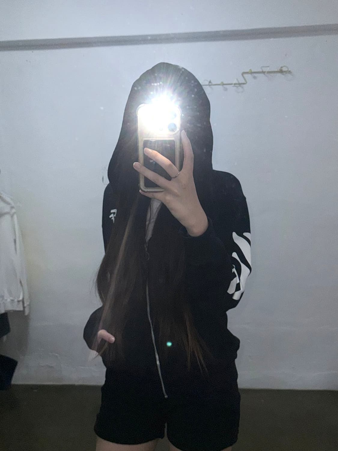 오프화이트 후드집업 상품이미지2