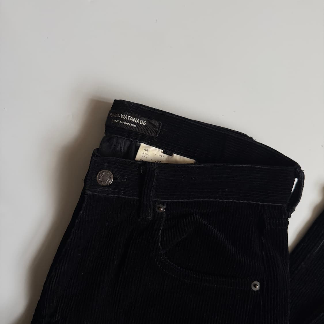 준야와타나베 블랙 벨벳팬츠 상품이미지1