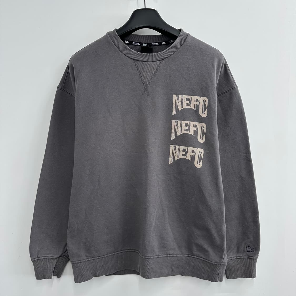 100 뉴에라 남자 루즈핏 맨투맨 상품이미지1