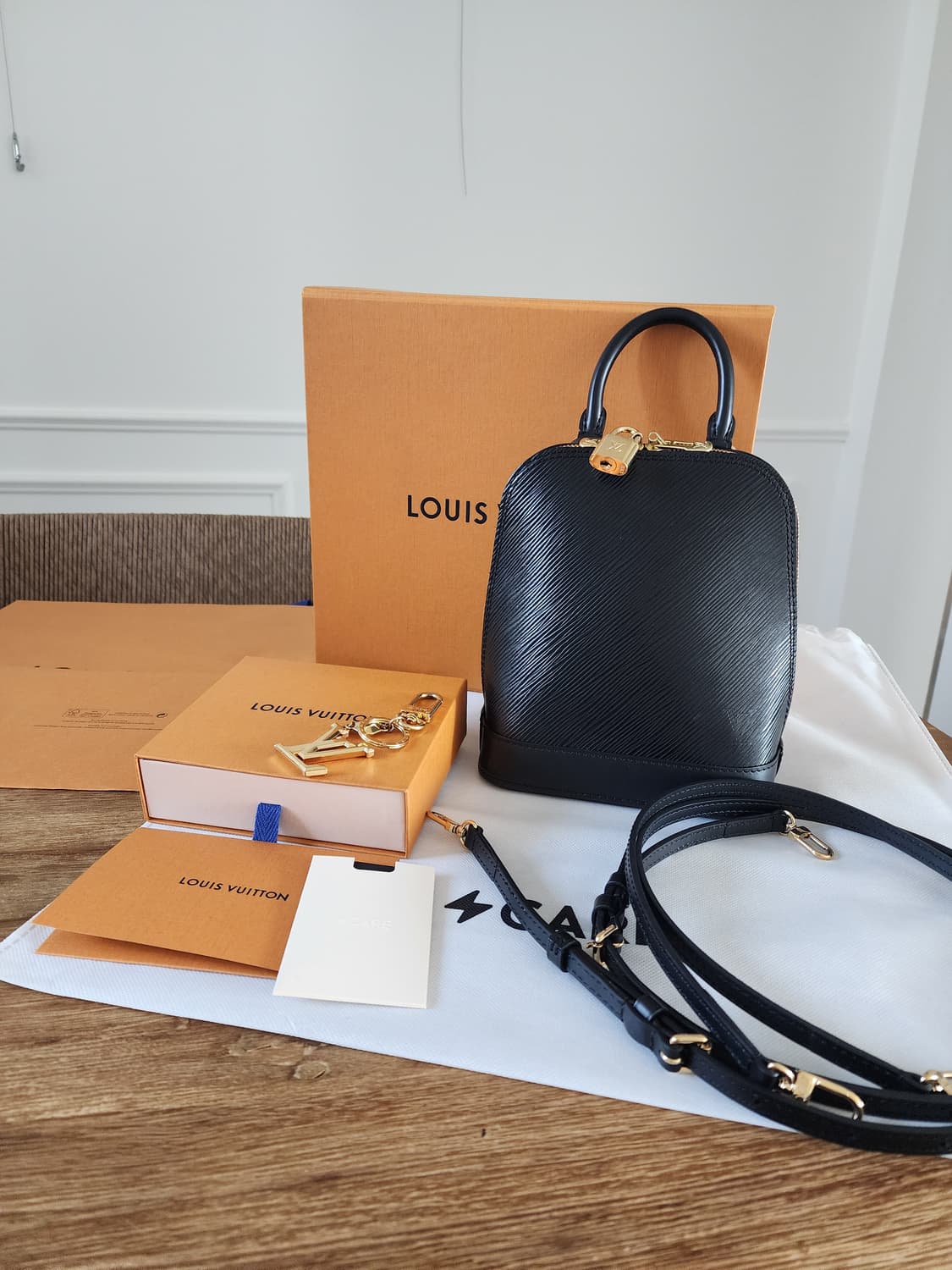 (정품)루이비통 알마 BB 에삐 블랙 백팩 상품이미지1