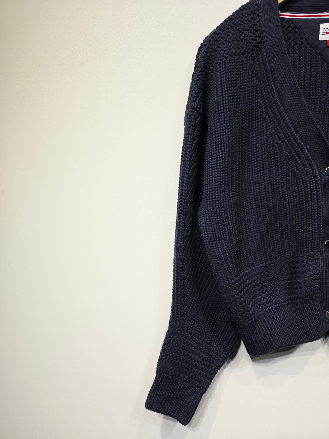 TOMMY JEANS 타미진스 청키 니트 브이넥 가디건 상품이미지3