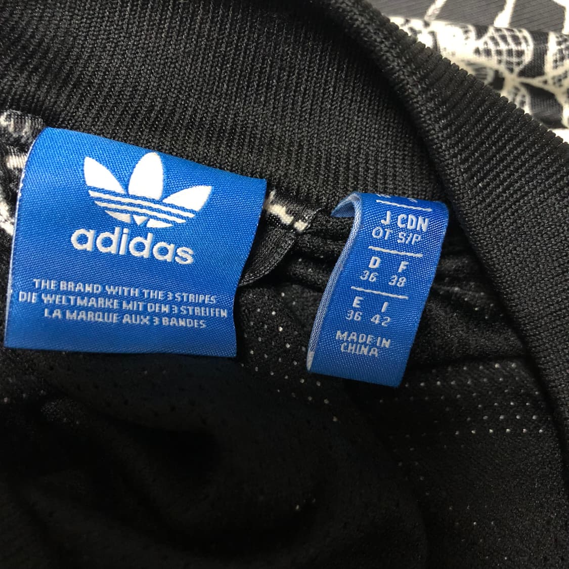 아디다스 오버핏 져지 거의새거 플라워 자켓 상품이미지5