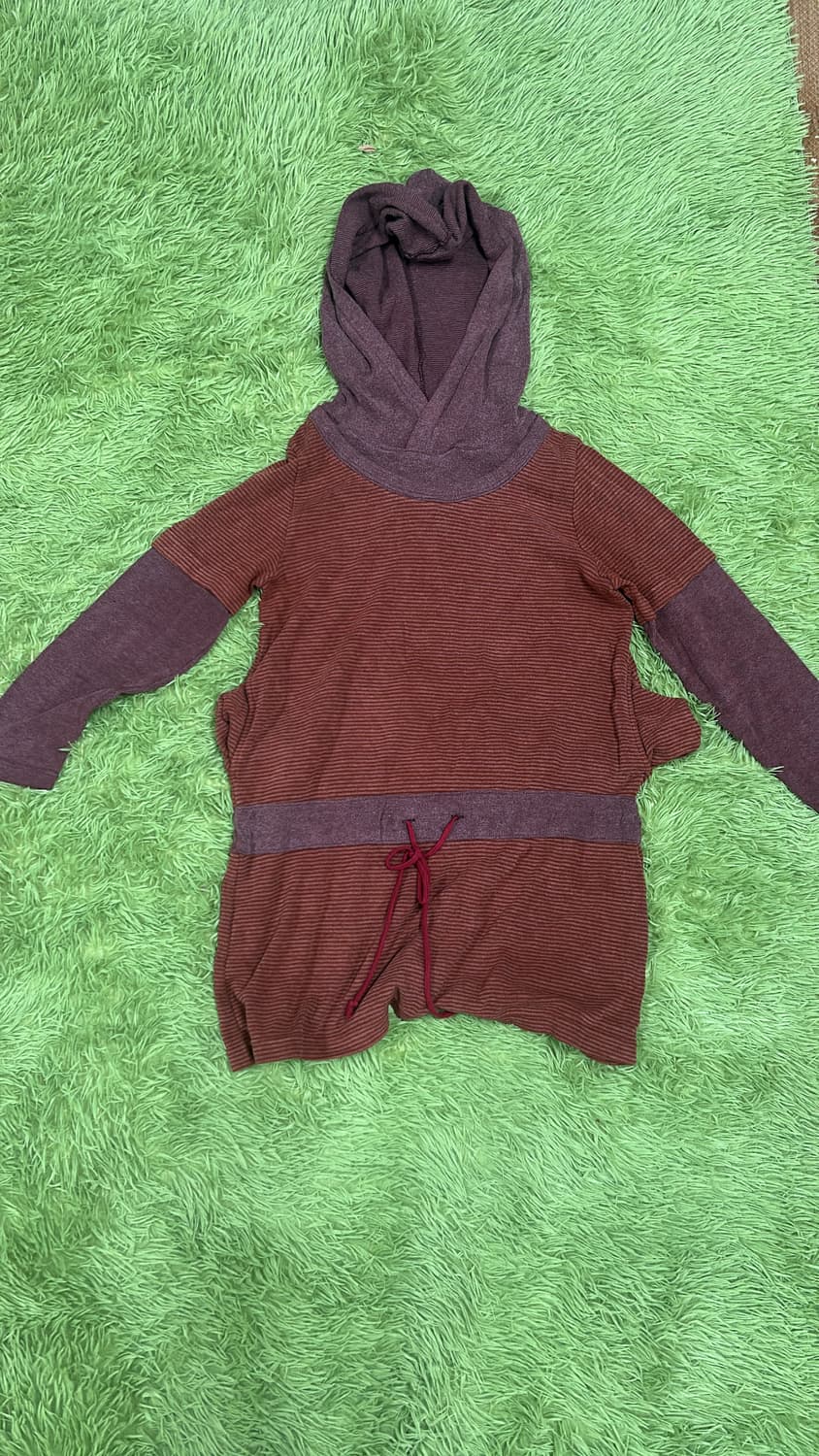 레이어드 스트라이프 버건디 후드티 상품이미지1