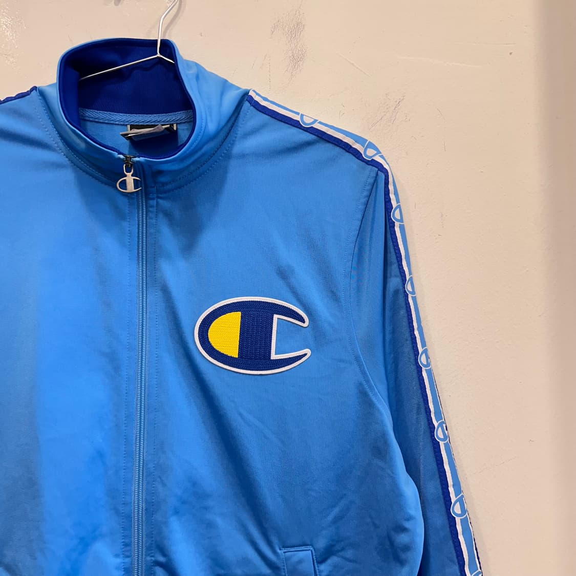 챔피온 올드스쿨 빅로고 글로시 트랙라인 저지 상품이미지1