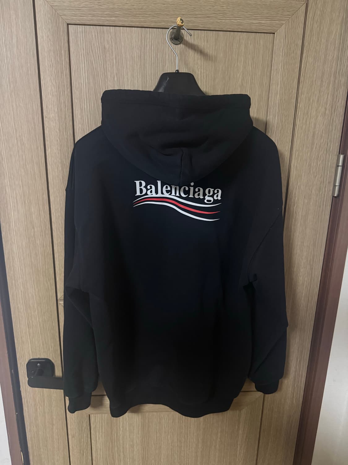 발렌시아가 웨이브로고 오버핏 후드 블랙 상품이미지4