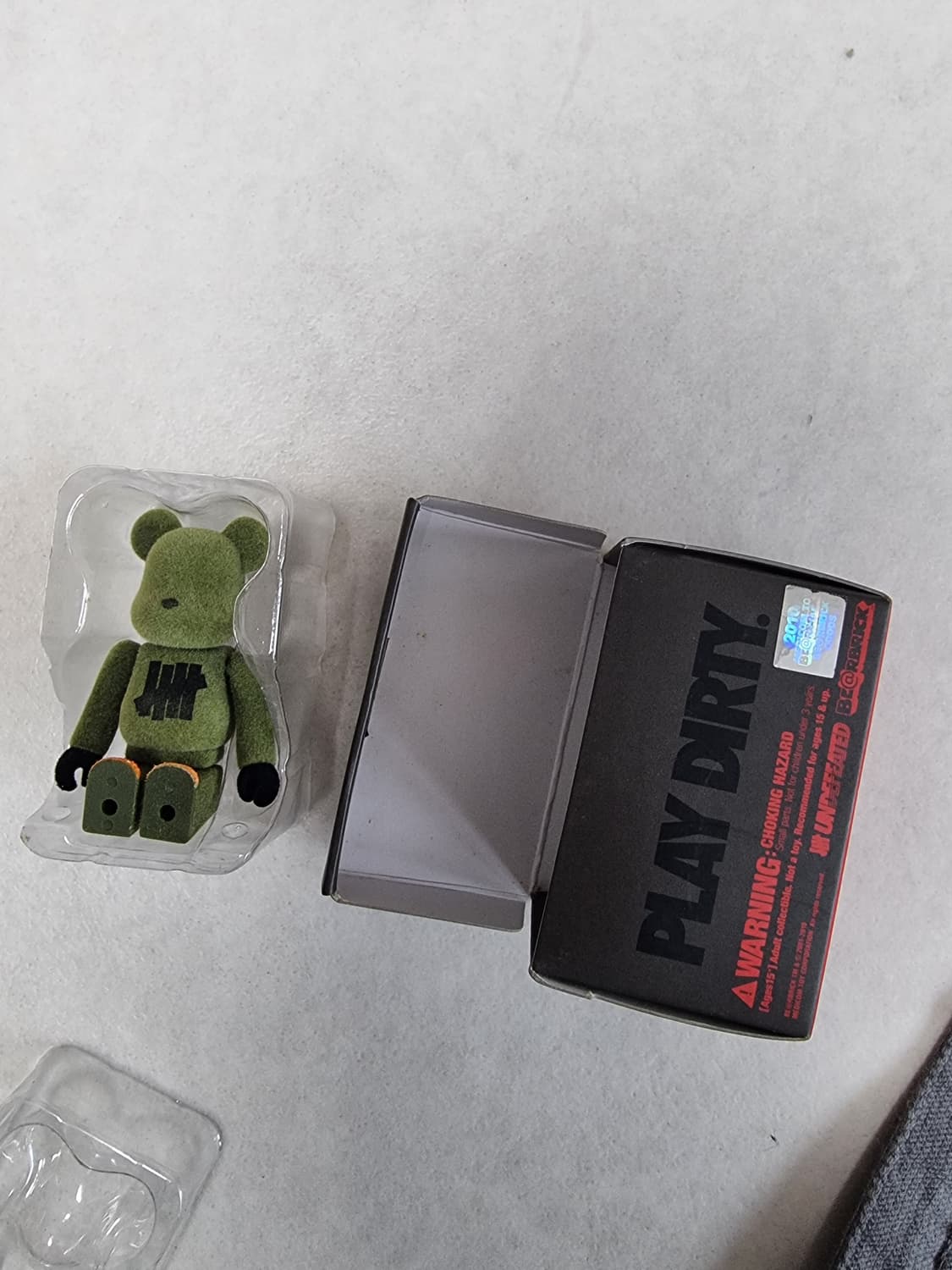 언디핏 베어브릭 상품이미지1