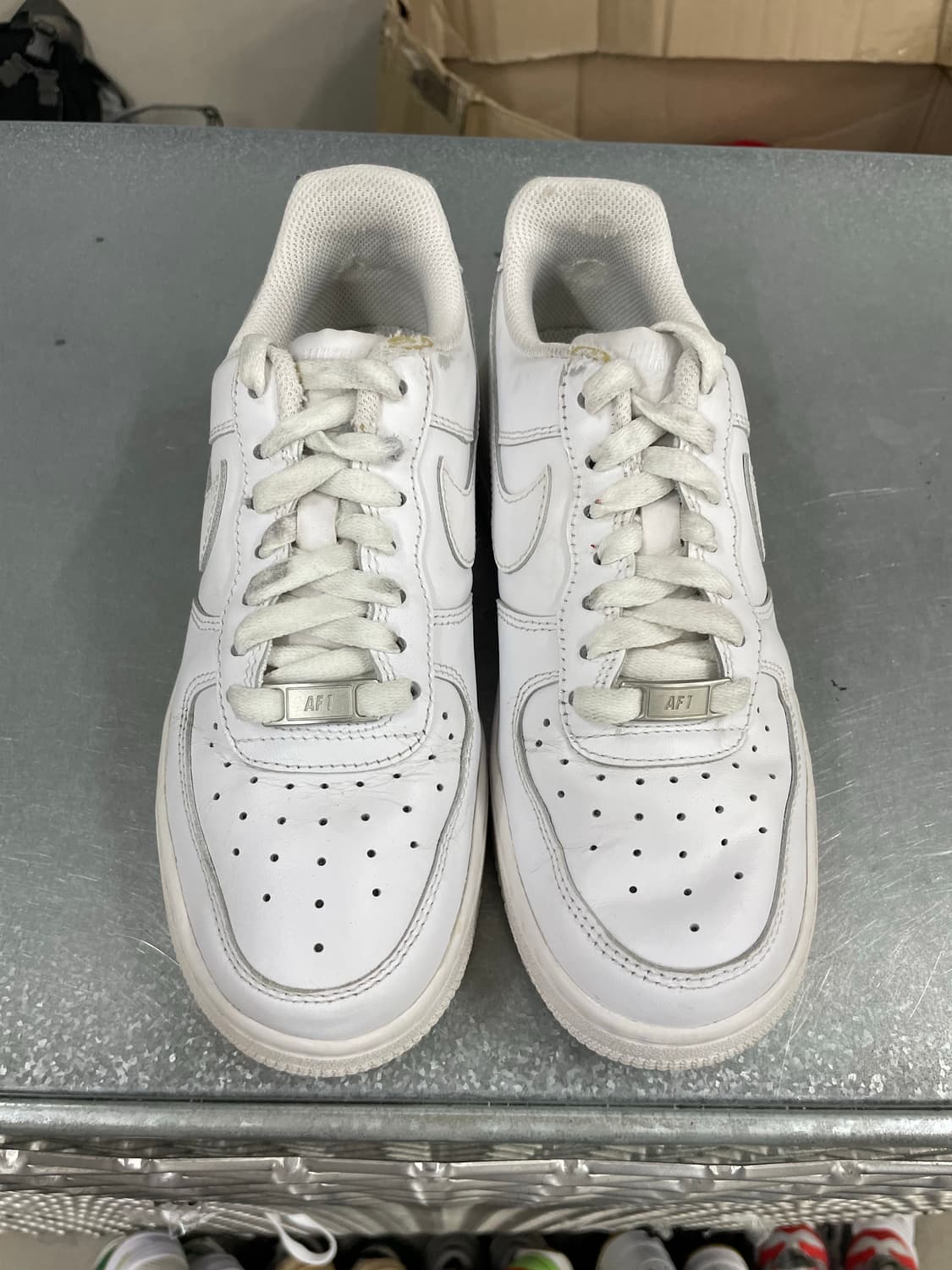 나이키 에어포스 1 로우 화이트 230 상품이미지5